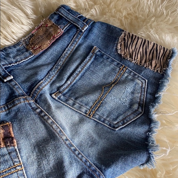 Ralph Lauren Distressed Denim Shorts - Picture 7 of 7